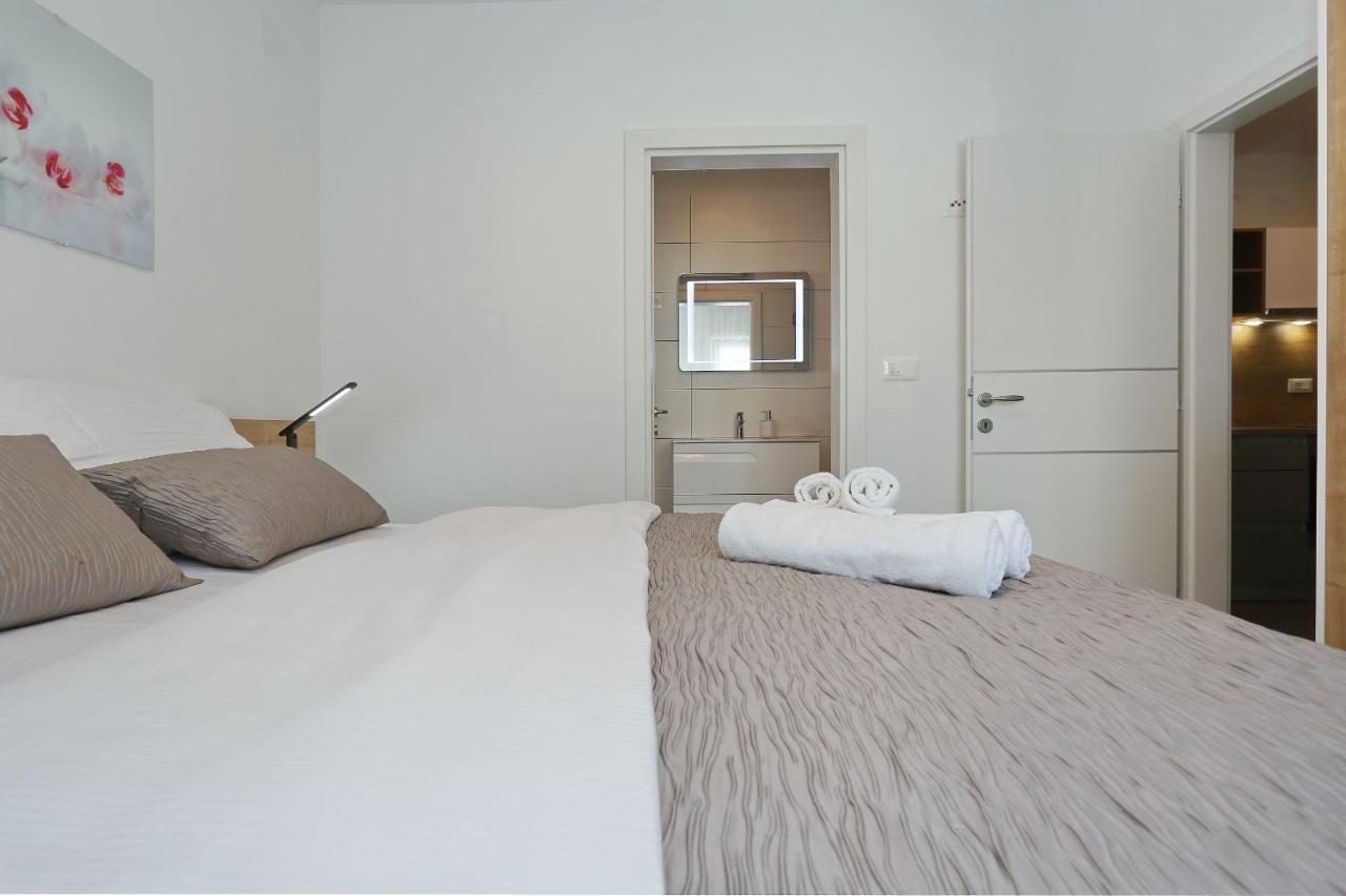 Villa Ankora 2 With Heated Pool Biograd Na Moru Ngoại thất bức ảnh